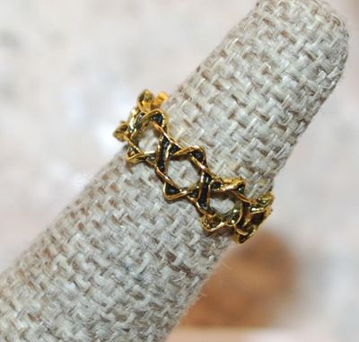 Size 5 TOE RING with "Chain Link Style" on a Gold Tone OPEN BAND (1.3g)