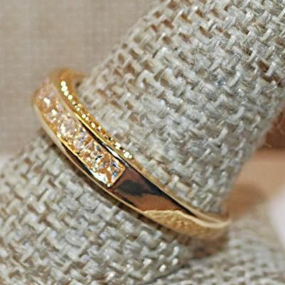 Size 10½ Half Infinity Style Ring with Single Row of 13 Clear Stones on a Gold Tone Band (4.2g)