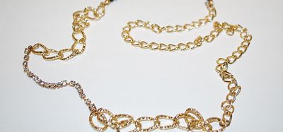 Beautiful "BEADS, STONES & LINKS" NECKLACE with Large and Small Gold Tone Links, Black Beads and 18...