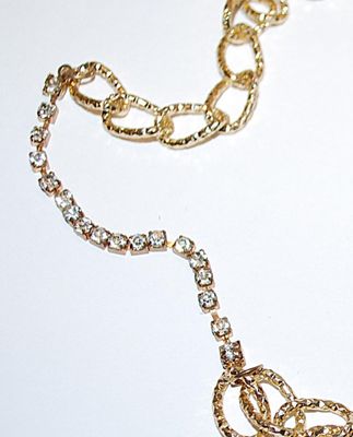 Beautiful "BEADS, STONES & LINKS" NECKLACE with Large and Small Gold Tone Links, Black Beads and 18...