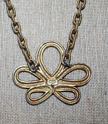 ***NEW SALE PRICE*** Ribbed Gold Tone "GLD" Brand BOWTIE NECKLACE/PENDANT COMBO (2¼" x 2") with Large TOGGLE Clasp...