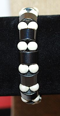 Elastic Pearl-Style Beads BRACELET (2" Opening) with Black Half-Globe Accents
