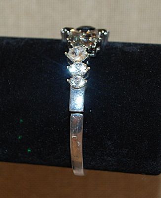 Vintage Style BLACK & CLEAR Stones Bracelet (2½" Circ.) with Elastic Pull Opening