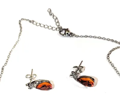 ORANGE PEAR Shaped Beveled Glass Stone JEWELRY SET with NECKLACE (15" L, Jeweled Side "Swirl" Accent Pendant + Silver Tone...