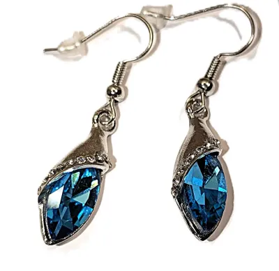BLUE Beveled Marquise Cut Stone JEWELRY SET with NECKLACE (16"-17" L + Jeweled Nested PENDANT + SILVER Tone Chain/Lobster...