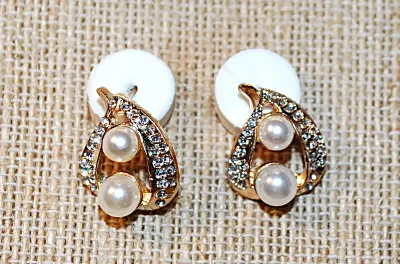 Bejeweled DOUBLE FAUX PEARLS JEWELRY SET with NECKLACE (16" L Pendant Combo + Jeweled Swirl Surround + ROPE Gold Tone Chain/Lobster...