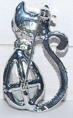Teardrop Beveled Bejeweled SMOKEY GRAY CAT BROOCH (2" x 1¼") with Collar, Ears & Tail Accent Stones on a Silver Tone Setting