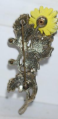 Beautiful VINTAGE YELLOW SUNFLOWER BROOCH (3½" x 1¼") with 3 AMBER Stones on a Light Gold Tone Solid Setting