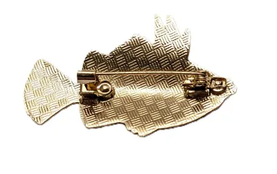 **NEW ARRIVAL** BURGUNDY & BEIGE Enameled "Spikey" FISH Enameled BROOCH (2" x 1¼") with on a Gold Tone Setting