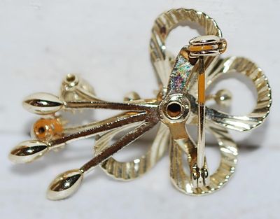 Spikes & Stones BOUQUET BROOCH (1½" x 1") with 4 Loops on a Gold Tone Setting