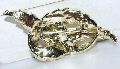 Single Faux PEARL BROOCH (2½" x 1¼") on a Knotted Leaf & Gold Tone Setting