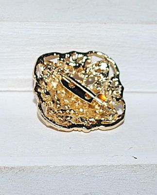 Square Multi-Stone AQUAMARINE BROOCH (1" x 1") on a Gold Tone Setting