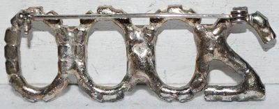 VINTAGE Bejeweled Year "2000" BROOCH (2¼" x ¾") on a Silver Tone Setting