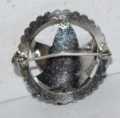 GRAY Stones Curved Circle BROOCH (1" Diam.) with Glitter Stones on an Oak Leaf Insert and Silver Tone Setting