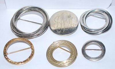 Collection of 6 Assorted CIRCLE BROOCHES - 1½" to ½" Diameter
