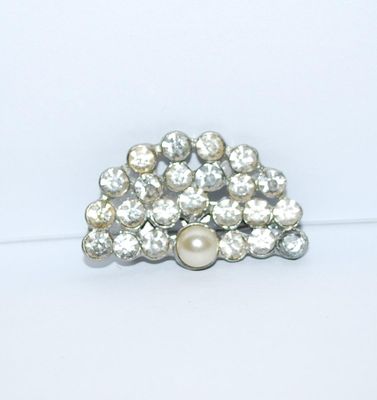 Vintage Bejeweled FAN BROOCH (1½" x ¾") with Single Faux PEARL and a Silver Tone Setting