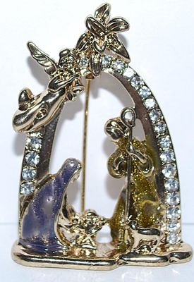 BEAUTIFUL Silver & Gold Colored NATIVITY BROOCH (2¼" x 1½") with Angels & Blue Shawl "Mary" on a Gold Tone...