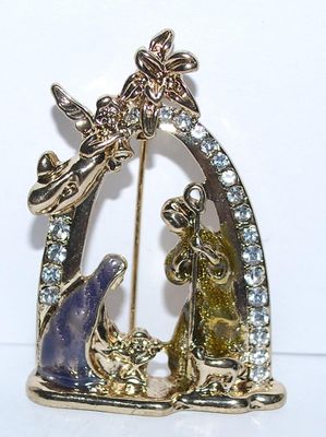 BEAUTIFUL Silver & Gold Colored NATIVITY BROOCH (2¼" x 1½") with Angels & Blue Shawl "Mary" on a Gold Tone...