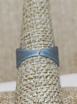 Size 8 Vintage Odd & Interesting Metal "SPIKED" RING with SPLIT BAND (4.6g)