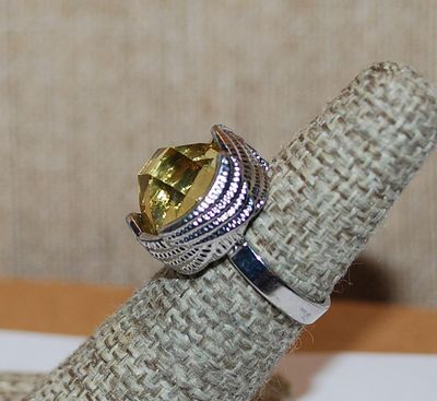 Size 5¾ Light YELLOW Beveled Clear Round Glass Stone RING in a Silver Tone Swirled "NEST" and Silver Tone Band (7.0g)