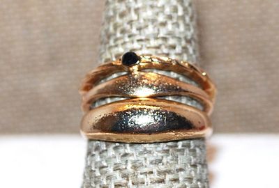 Size 8 Collection of 3 RINGS - All Gold Tone; 1 Twisted with Tiny Black Stone; and 2 Simple No Stones (4.3g)
