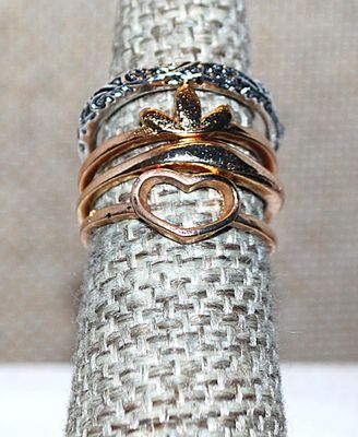 Size 6-6½ Collection of 4 RINGS - 1 Silver Tone, Rough Cut Band; 3 Gold Tone, Heart, Flower & Simple (4.6g)