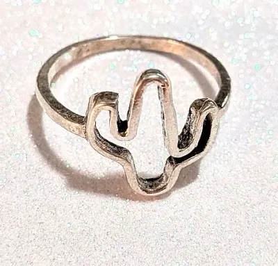 **NEW ARRIVAL** Size 6 All Silver Colored "CACTUS" Styled No-Stones RING with "Rough-Hewn" Band on a Silver Tone...