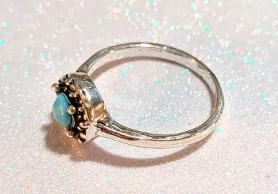 **NEW ARRIVAL** Size 6½ BLUE "Crackled" TURQUOISE STYLE RING with 16 Globe Surround on Black & Silver Setting on a...