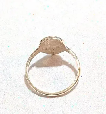 **NEW ARRIVAL** Size 8½ WHITE IRIDESCENT TEARDROP STYLE RING with "Curled Rope" Surround on a Silver Tone Setting (1.8g)