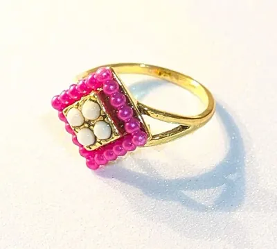 **NEW ARRIVAL** SIZE 9 This RING has 4 White Globes Center and is Surrounded by Magenta Colored Globes. Design Extends to the Shoulders...
