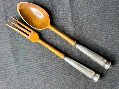 Sale Photo Thumbnail #306: Sterling Silver & Wooden Salad Servers
Great condition.......toned and cleaned to luster
size: 12" EA ......handles marked sterling
no cracks in wood, scuffs from use, dinner presentable