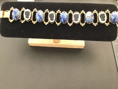 Vintage Gold Tone Faux Lapis & Cameo Panel Link Bracelet