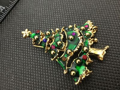 Vintage Gold Tone Christmas Tree Brooch Pin with Rhinestones and Dangles