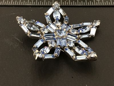 Vintage Light Blue blue and clear faceted rhinestones Star Brooch Pin