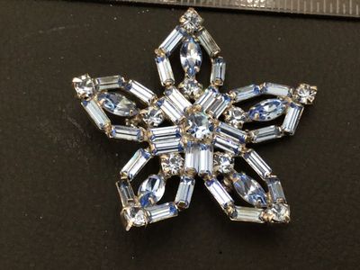Vintage Light Blue blue and clear faceted rhinestones Star Brooch Pin