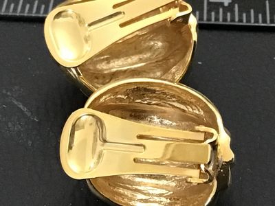 Vintage Gold Tone Ribbed Dome Clip-On Earrings