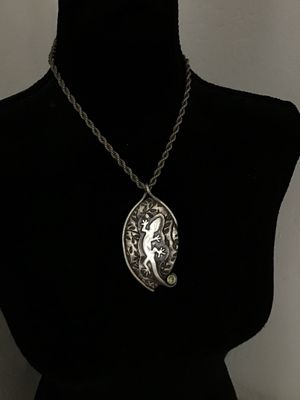 Artisan Silver Lizard Pendant Necklace with Green Accent Gem