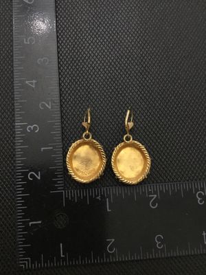 Vintage Gold Tone Green Stone Chip Mosaic Drop Earrings