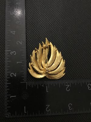 Vintage Gold Tone Textured Leaf Brooch Pin