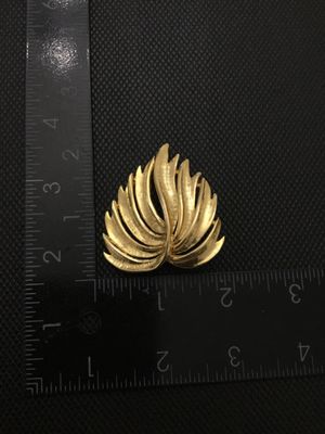Vintage Gold Tone Textured Leaf Brooch Pin