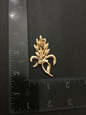 Vintage Gold Tone Multicolor Rhinestone Floral Spray Brooch Pin