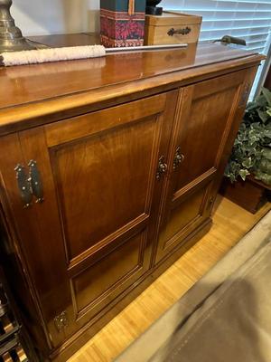 Side hutch