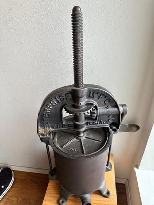 Vintage Sausage Press