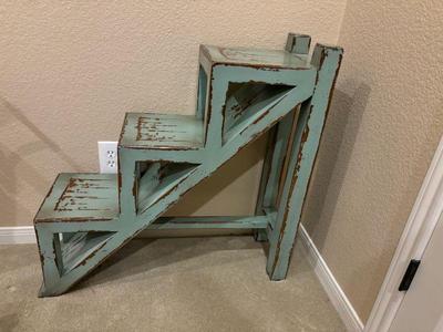 Stair step display piece