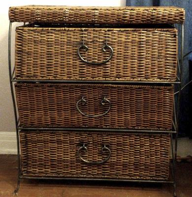 Wicker rattan chest