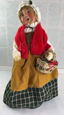 Byers choice 2005 lady with basket and waissail pot