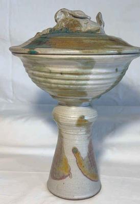 Pottery pedestal bowl