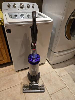 Dyson DC41 Animal Bagless Vacuum Cleaner