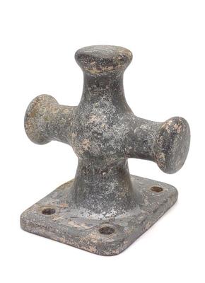 Cast Iron Ship Mooring Bollard / Cleat / Bitt