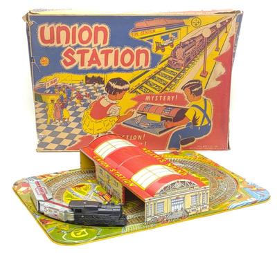 Marx Tin Union Station & Windup Train Set w/ Box